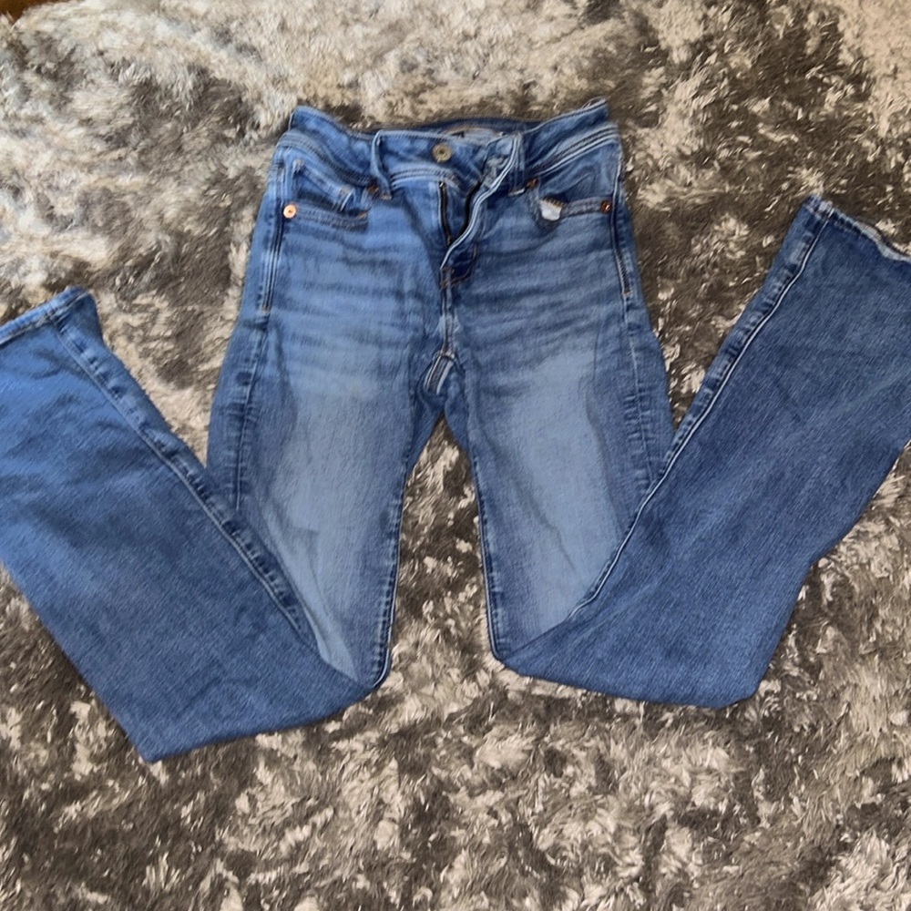 American eagle mid-rise bootcut fitted jeans. ⚡️⚡️⚡️